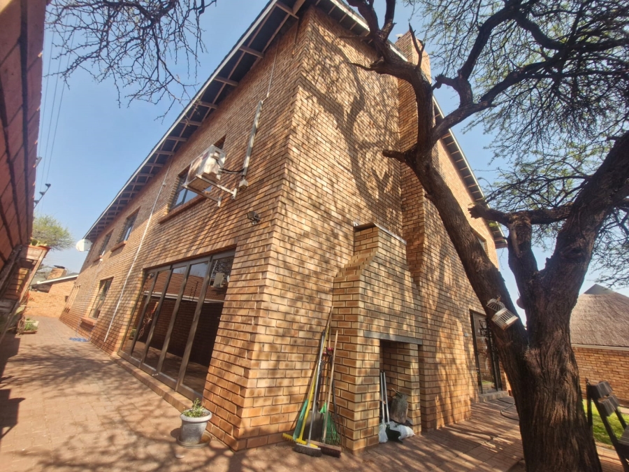 5 Bedroom Property for Sale in Kathu Northern Cape